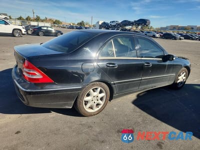 Trzecie zdjęcie samochodu z tyłu: 2004 MERCEDES-BENZ C 320 4MATIC VIN:WDBRF84J84F555903 - miniatura