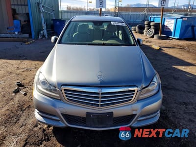 Piąte zdjęcie samochodu w środku: 2012 MERCEDES-BENZ C 250 VIN:WDDGF4HBXCA656186 - miniatura