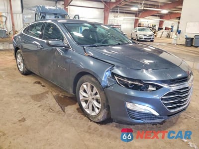 Czwarte zdjęcie samochodu z boku: 2019 CHEVROLET MALIBU LT VIN:1G1ZD5ST7KF182093 - miniatura