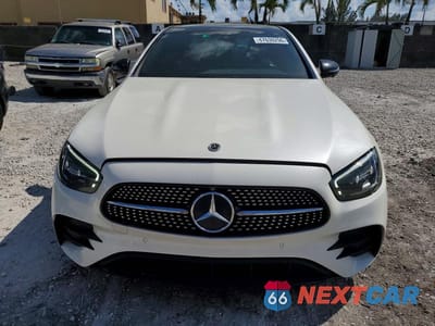 Piąte zdjęcie samochodu w środku: 2022 MERCEDES-BENZ E 350 VIN:W1KZF8DB3NB076944 - miniatura