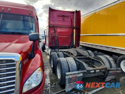 Trzecie zdjęcie samochodu z tyłu: 2008 VOLVO VT SEMI TRUCK VIN:4V4LC9KK68N489983 - miniatura