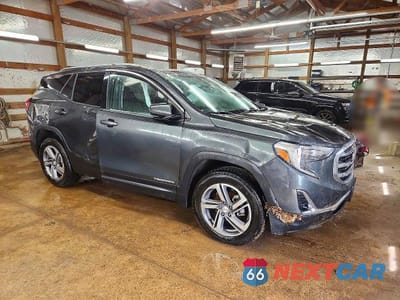Czwarte zdjęcie samochodu z boku: 2021 GMC TERRAIN SLT VIN:3GKALVEVXML362430 - miniatura
