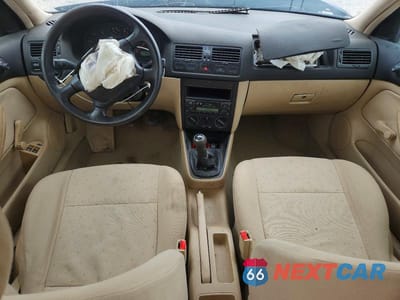 Zdjęcie 8 z 12 samochodu: 2000 VOLKSWAGEN JETTA GL TDI VIN:3VWRF29M2YM198013 - miniatura