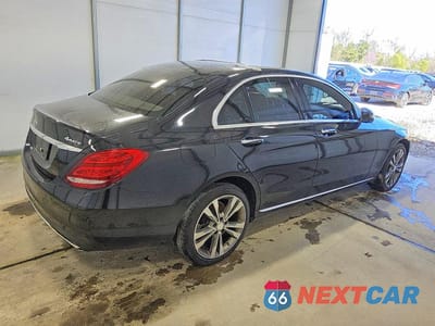 Trzecie zdjęcie samochodu z tyłu: 2017 MERCEDES-BENZ C 300 4MATIC VIN:WDDWF4KB6HR243162 - miniatura