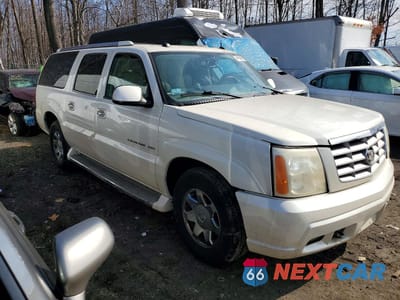 Czwarte zdjęcie samochodu z boku: 2004 CADILLAC ESCALADE ESV VIN:3GYFK66N14G304752 - miniatura