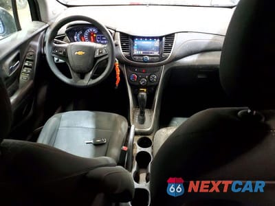 Zdjęcie 8 z 13 samochodu: 2020 CHEVROLET TRAX LS VIN:KL7CJNSB0LB086552 - miniatura