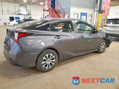 Trzecie zdjęcie samochodu z tyłu: 2020 TOYOTA PRIUS XLE AWD-E VIN:JTDL9RFU9L3021174 - miniatura