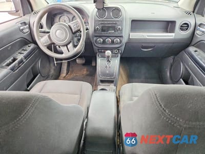 Zdjęcie 8 z 12 samochodu: 2015 JEEP COMPASS SPORT VIN:1C4NJDBB3FD439929 - miniatura