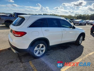 Trzecie zdjęcie samochodu z tyłu: 2018 MERCEDES-BENZ GLC 300 VIN:WDC0G4JB3JV073588 - miniatura