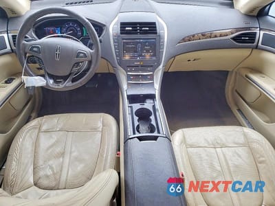 Zdjęcie 8 z 12 samochodu: 2014 LINCOLN MKZ HYBRID VIN:3LN6L2LU4ER803263 - miniatura