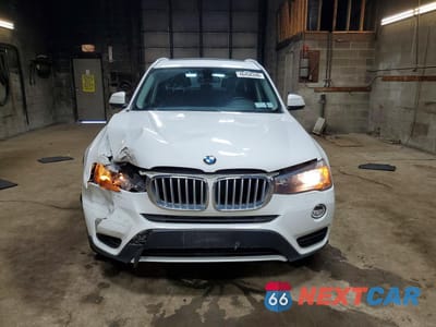 Piąte zdjęcie samochodu w środku: 2017 BMW X3 XDRIVE28I VIN:5UXWX9C37H0W70235 - miniatura
