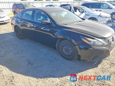 Czwarte zdjęcie samochodu z boku: 2016 NISSAN ALTIMA 2.5 VIN:1N4AL3AP8GC154544 - miniatura