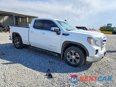 Czwarte zdjęcie samochodu z boku: 2020 GMC SIERRA K1500 SLE VIN:1GTR9BED4LZ252239 - miniatura