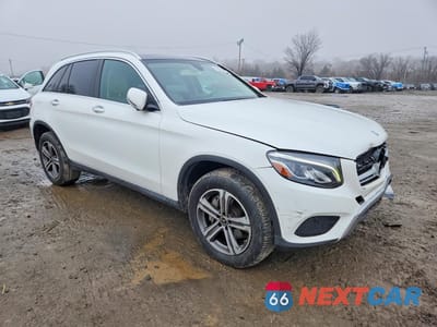 Czwarte zdjęcie samochodu z boku: 2019 MERCEDES-BENZ GLC 300 4MATIC VIN:WDC0G4KB1KF558855 - miniatura