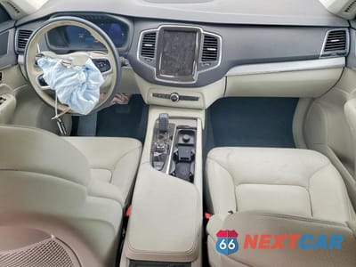 Zdjęcie 8 z 14 samochodu: 2025 VOLVO XC90 CORE VIN:YV4M12PJ3S1338947 - miniatura