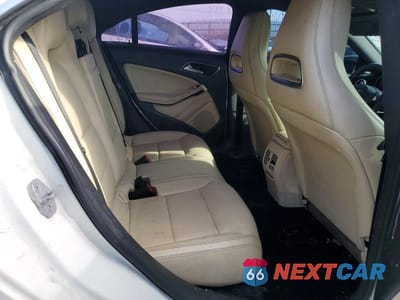 Zdjęcie 10 z 12 samochodu: 2015 MERCEDES-BENZ CLA 250 VIN:WDDSJ4EB4FN161962 - miniatura