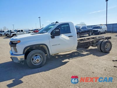 2022 CHEVROLET SILVERADO HD TRUCK CAB AND CHASSIS 1GB3WRE74NF187693 - główne zdjęcie licytacji z USA - miniatura