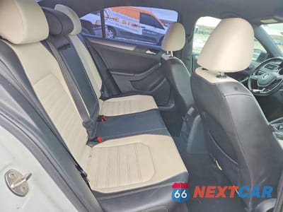 Zdjęcie 10 z 12 samochodu: 2016 VOLKSWAGEN JETTA SPORT VIN:3VWD17AJ0GM408940 - miniatura