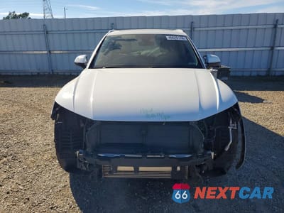 Piąte zdjęcie samochodu w środku: 2019 AUDI Q5 PREMIUM VIN:WA1ANAFY5K2088778 - miniatura