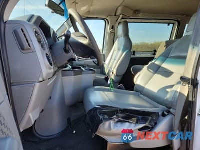 Zdjęcie 7 z 12 samochodu: 2012 FORD ECONOLINE E350 SUPER DUTY WAGON VIN:1FBSS3BLXCDB06646 - miniatura