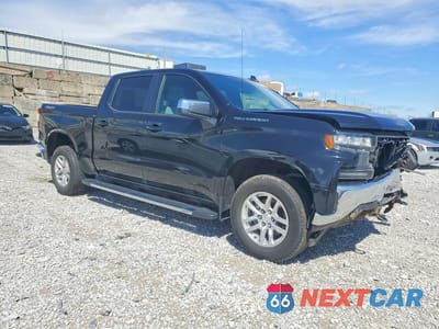 Czwarte zdjęcie samochodu z boku: 2020 CHEVROLET SILVERADO K1500 LT VIN:1GCUYDED8LZ284409 - miniatura