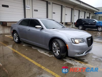Czwarte zdjęcie samochodu z boku: 2016 CHRYSLER 300C VIN:2C3CCAKG4GH170716 - miniatura