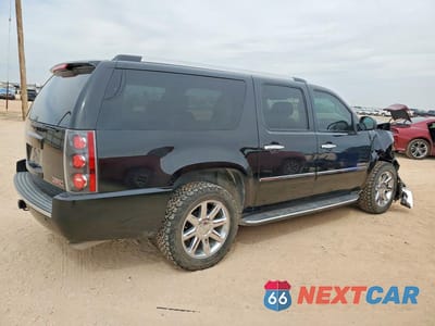 Trzecie zdjęcie samochodu z tyłu: 2011 GMC YUKON XL DENALI VIN:1GKS2MEF6BR398986 - miniatura