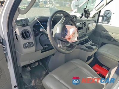Zdjęcie 8 z 14 samochodu: 2023 FORD E350 REFRIGERATED BOX TRUCK VIN:1FDWE3FK2PDD18819 - miniatura