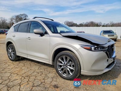 Czwarte zdjęcie samochodu z boku: 2025 MAZDA CX-5 PREMIUM PLUS VIN:JM3KFBEM1S0662422 - miniatura