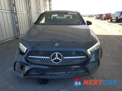 Piąte zdjęcie samochodu w środku: 2022 MERCEDES-BENZ A 220 VIN:W1K3G4EB3NJ372482 - miniatura