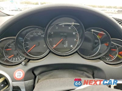 Zdjęcie 9 z 13 samochodu: 2014 PORSCHE CAYENNE VIN:WP1AA2A23ELA90598 - miniatura
