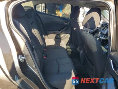Zdjęcie 10 z 13 samochodu: 2017 MAZDA 3 SPORT VIN:3MZBN1U71HM147229 - miniatura