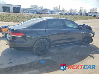 Trzecie zdjęcie samochodu z tyłu: 2020 VOLKSWAGEN PASSAT R-LINE VIN:1VWMA7A33LC013101 - miniatura
