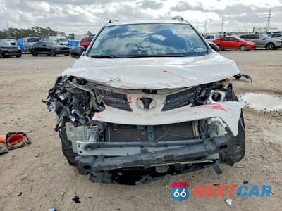 Piąte zdjęcie samochodu w środku: 2015 TOYOTA RAV4 LE VIN:JTMZFREV2FJ026360 - miniatura