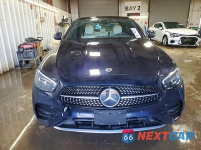 Piąte zdjęcie samochodu w środku: 2023 MERCEDES-BENZ E 350 4MATIC VIN:W1KZF8EB9PB189444 - miniatura