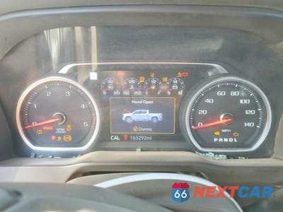 Zdjęcie 9 z 11 samochodu: 2020 CHEVROLET SILVERADO K3500 LTZ VIN:1GC4YUEY1LF158252 - miniatura