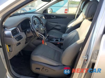 Zdjęcie 7 z 12 samochodu: 2016 KIA SORENTO EX VIN:5XYPHDA11GG030800 - miniatura