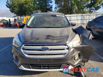 Piąte zdjęcie samochodu w środku: 2019 FORD ESCAPE SE VIN:1FMCU0GD5KUB79329 - miniatura