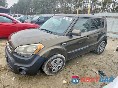 2013 KIA SOUL KNDJT2A5XD7524660 - główne zdjęcie licytacji z USA - miniatura