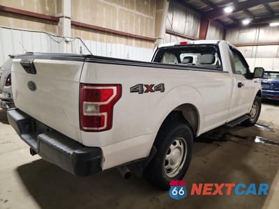 Trzecie zdjęcie samochodu z tyłu: 2018 FORD F150 VIN:1FTMF1E58JKC85580 - miniatura