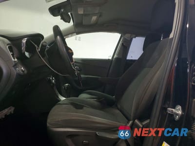 Zdjęcie 7 z 14 samochodu: 2019 CHEVROLET TRAX LS VIN:3GNCJKSB0KL268385 - miniatura