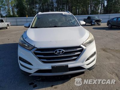 Piąte zdjęcie samochodu w środku: 2017 HYUNDAI TUCSON SPORT VIN:KM8J33A25HU274694 - miniatura