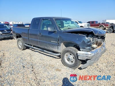 Czwarte zdjęcie samochodu z boku: 2003 CHEVROLET SILVERADO C2500 HEAVY DUTY VIN:1GCHC29G93E125365 - miniatura