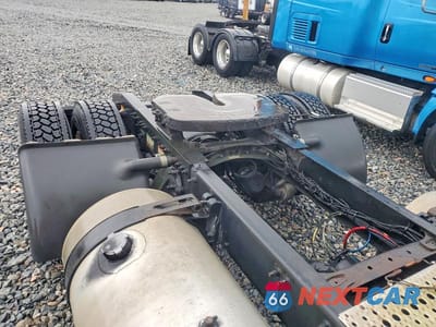 Zdjęcie 6 z 10 samochodu: 2012 FREIGHTLINER CASCADIA SEMI TRUCK VIN:1FUBGADV7CLBJ9856 - miniatura