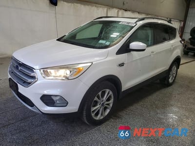 2017 FORD ESCAPE SE 1FMCU9GD5HUF00850 - główne zdjęcie licytacji z USA - miniatura