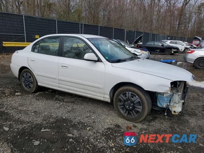 Czwarte zdjęcie samochodu z boku: 2005 HYUNDAI ELANTRA GLS VIN:KMHDN46DX5U028033 - miniatura