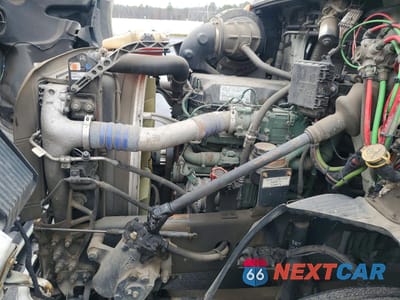 Zdjęcie 7 z 10 samochodu: 2019 VOLVO VNR - SEMI TRUCK VIN:4V4W19DF4KN217894 - miniatura