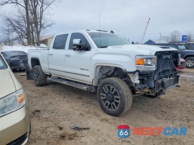 Czwarte zdjęcie samochodu z boku: 2018 GMC SIERRA K2500 SLT VIN:1GT12TEYXJF153756 - miniatura