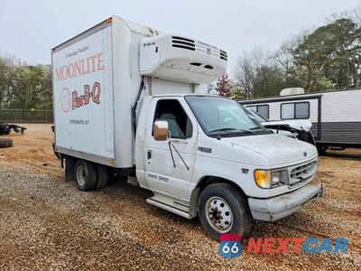 Czwarte zdjęcie samochodu z boku: 1999 FORD ECONOLINE E350 SUPER DUTY COMMERCIAL CUTAWAY VAN VIN:1FDVE37F1XHC25459 - miniatura