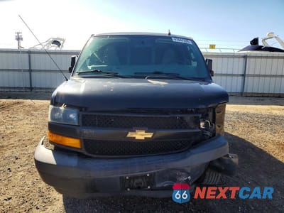 Piąte zdjęcie samochodu w środku: 2018 CHEVROLET EXPRESS 2500 CARGO DELIVERY VAN VIN:1GCWGAFP3J1336429 - miniatura